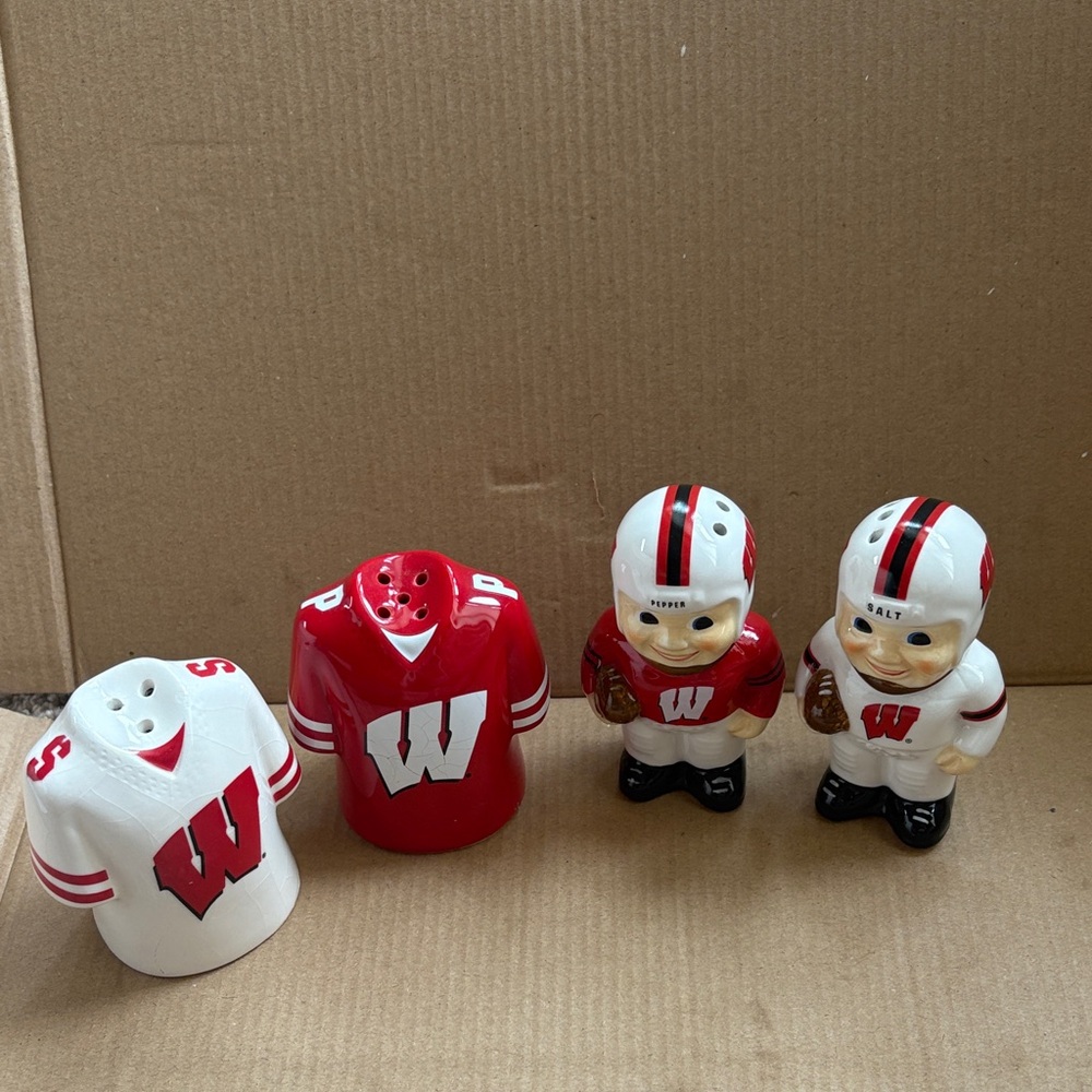 Wisconsin Badgers 2 Lot Bundle  Salt and Pepper Shakers EUC